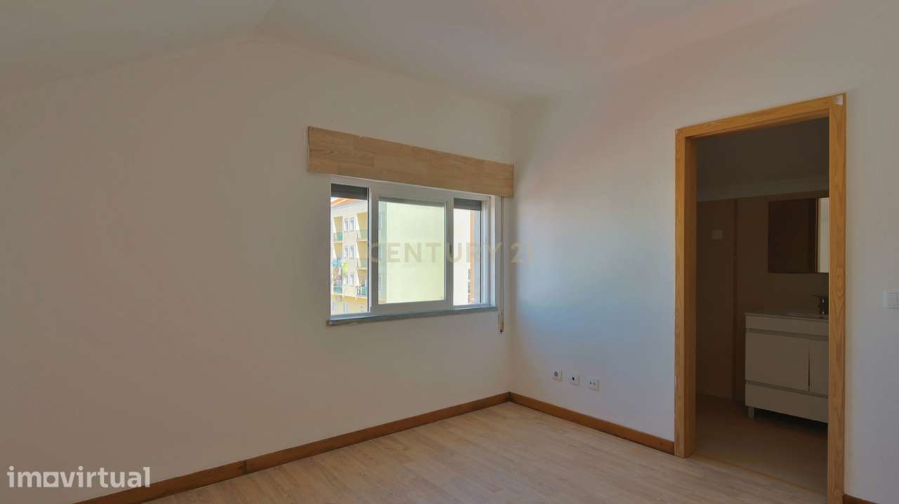 Moradia T6 e espaço comercial - Grande imagem: 3/29