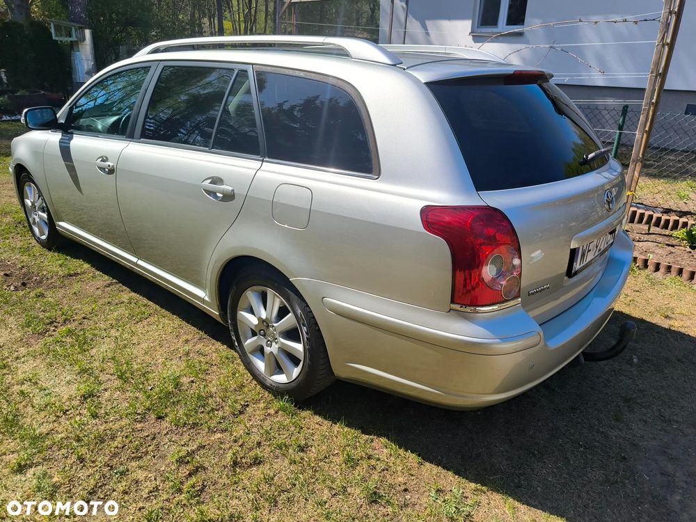 Toyota Avensis 1.8 VVT-i Automatik Sol - 8