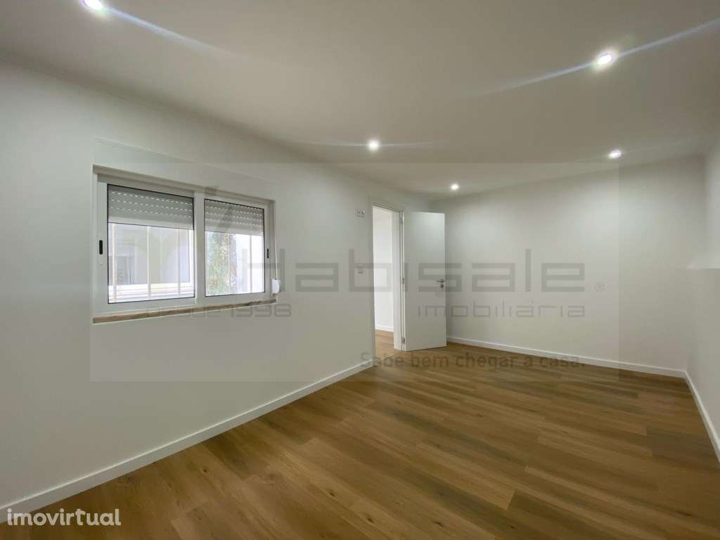 Apartamento T2+1 totalmente remodelado - Grande imagem: 2/27