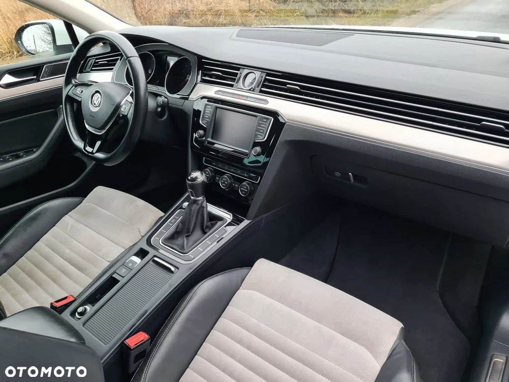 Volkswagen Passat - 15