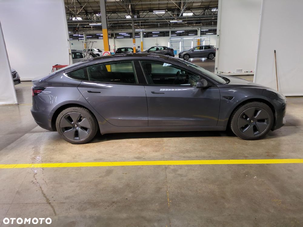 Tesla Model 3 Standard Reichweite Plus Hinterradantrieb - 19