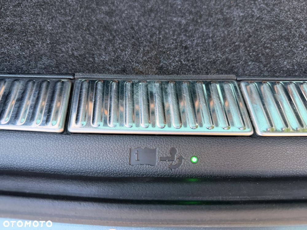 Skoda Superb 2.0 TDI SCR 4x4 Sportline DSG - 33