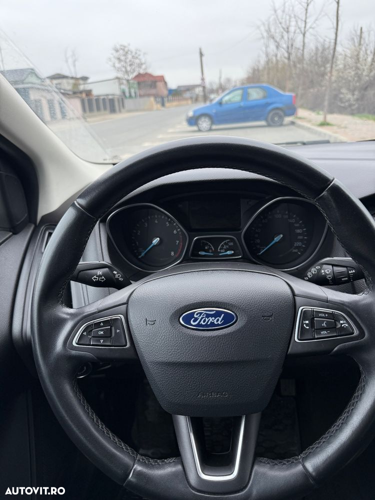 Ford Focus 1.0 EcoBoost Trend - 8