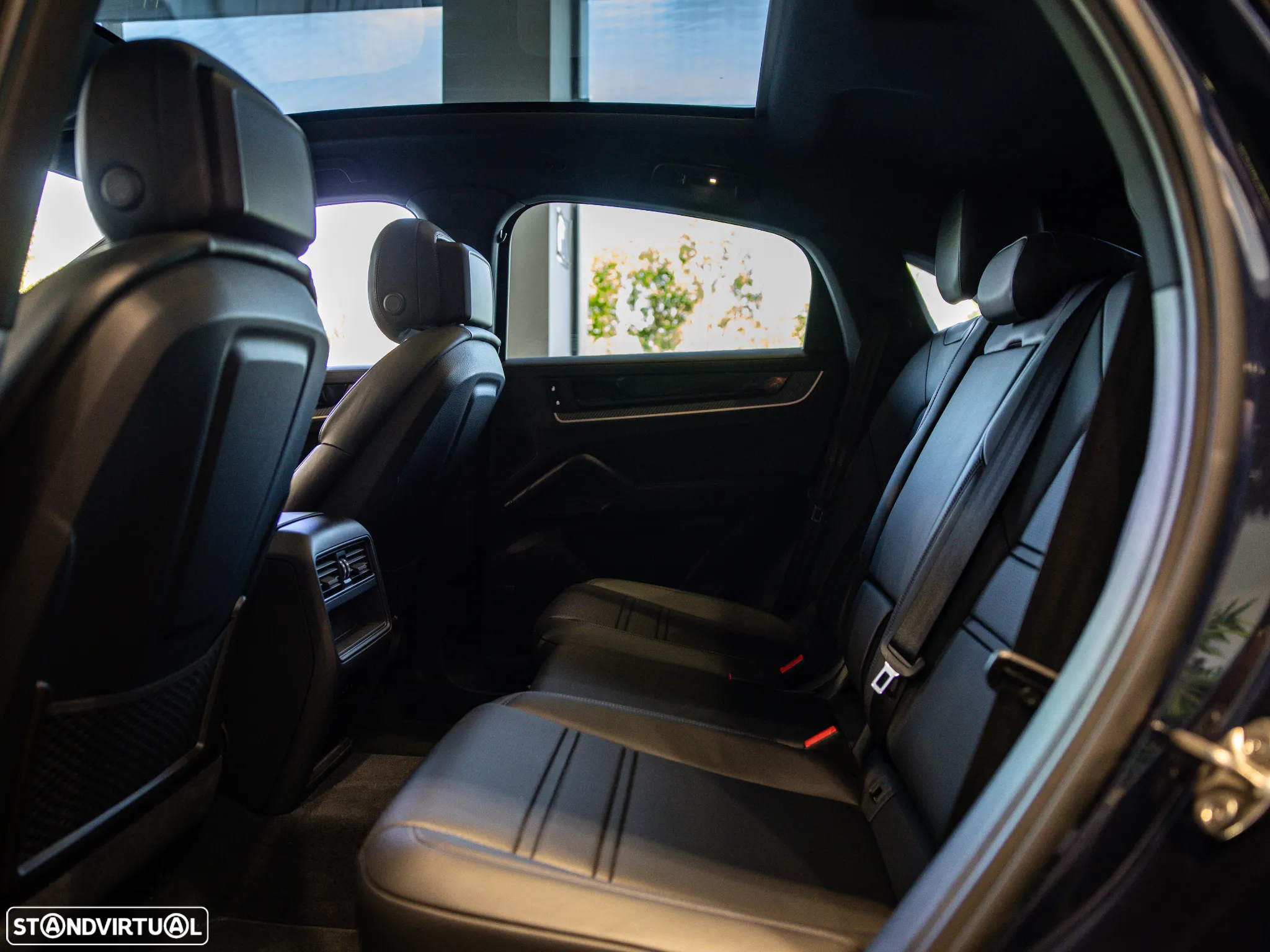 Porsche Cayenne Coupé E-Hybrid - 33