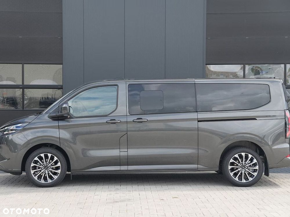 Ford Tourneo Custom - 8