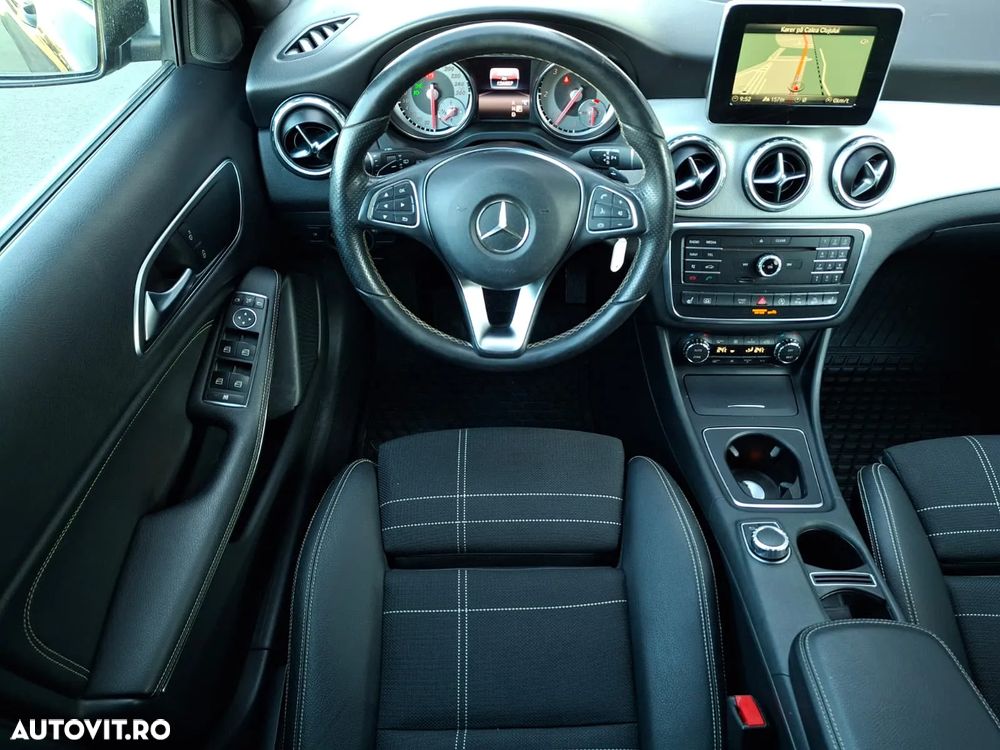 Mercedes-Benz GLA 220 d 4Matic 7G-DCT - 14