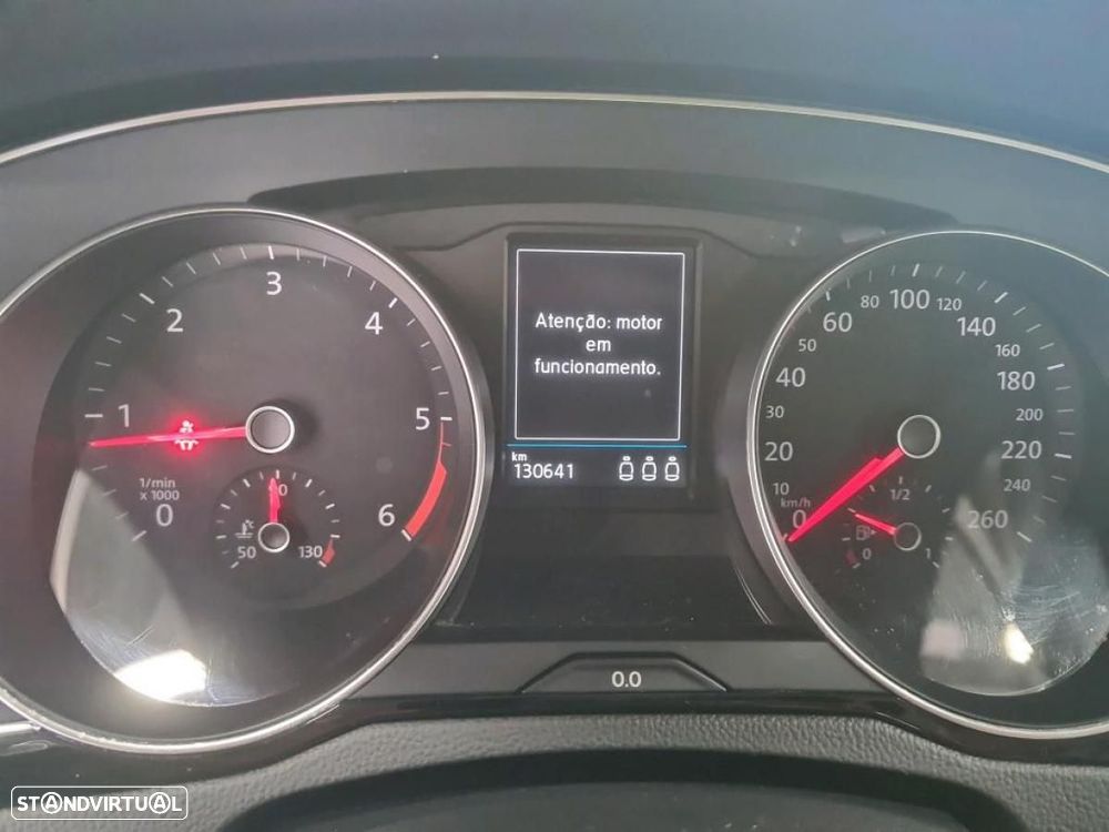 VW Passat Variant 2.0 TDi Business DSG - 4