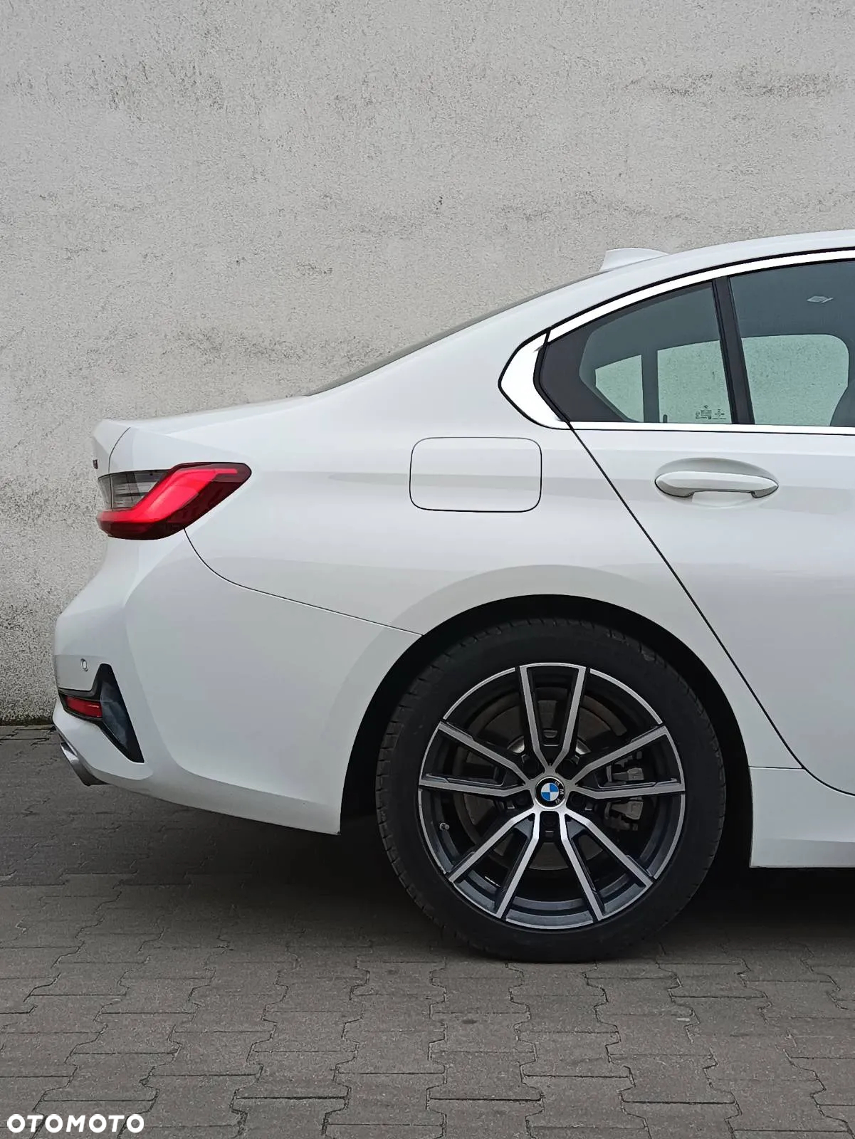 BMW Seria 3 330i - 33