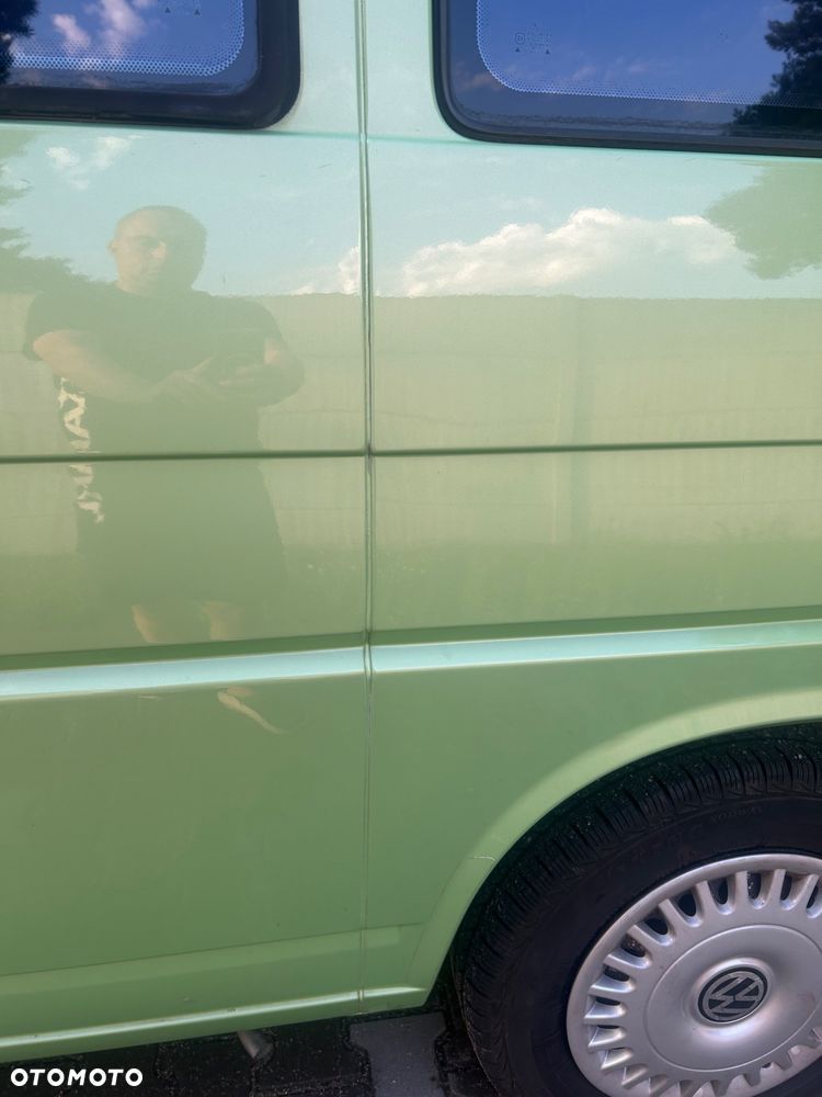 Volkswagen Multivan - 13