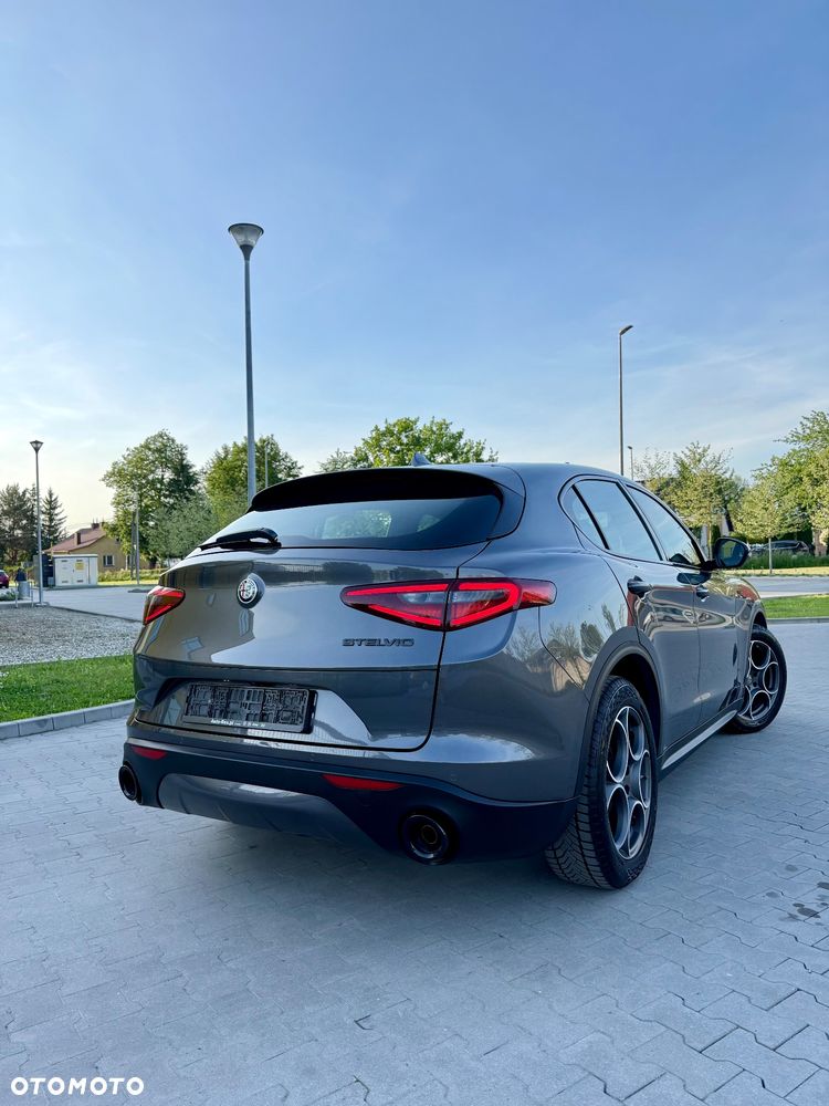 Alfa Romeo Stelvio 2.2 16V AT8 - 8