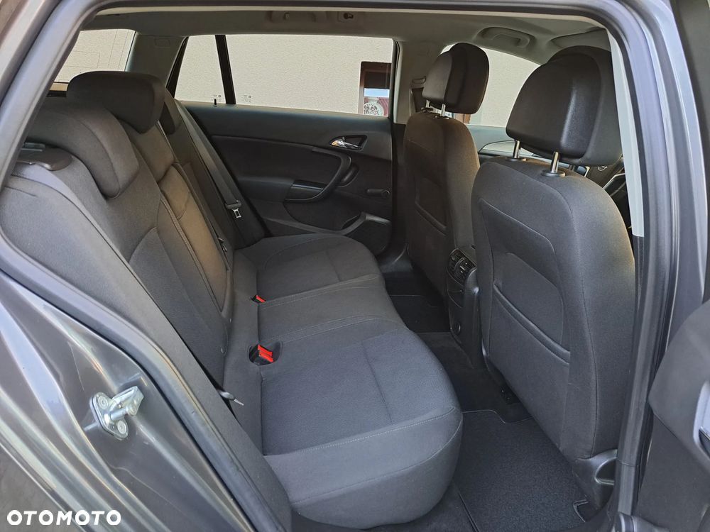 Opel Insignia - 15
