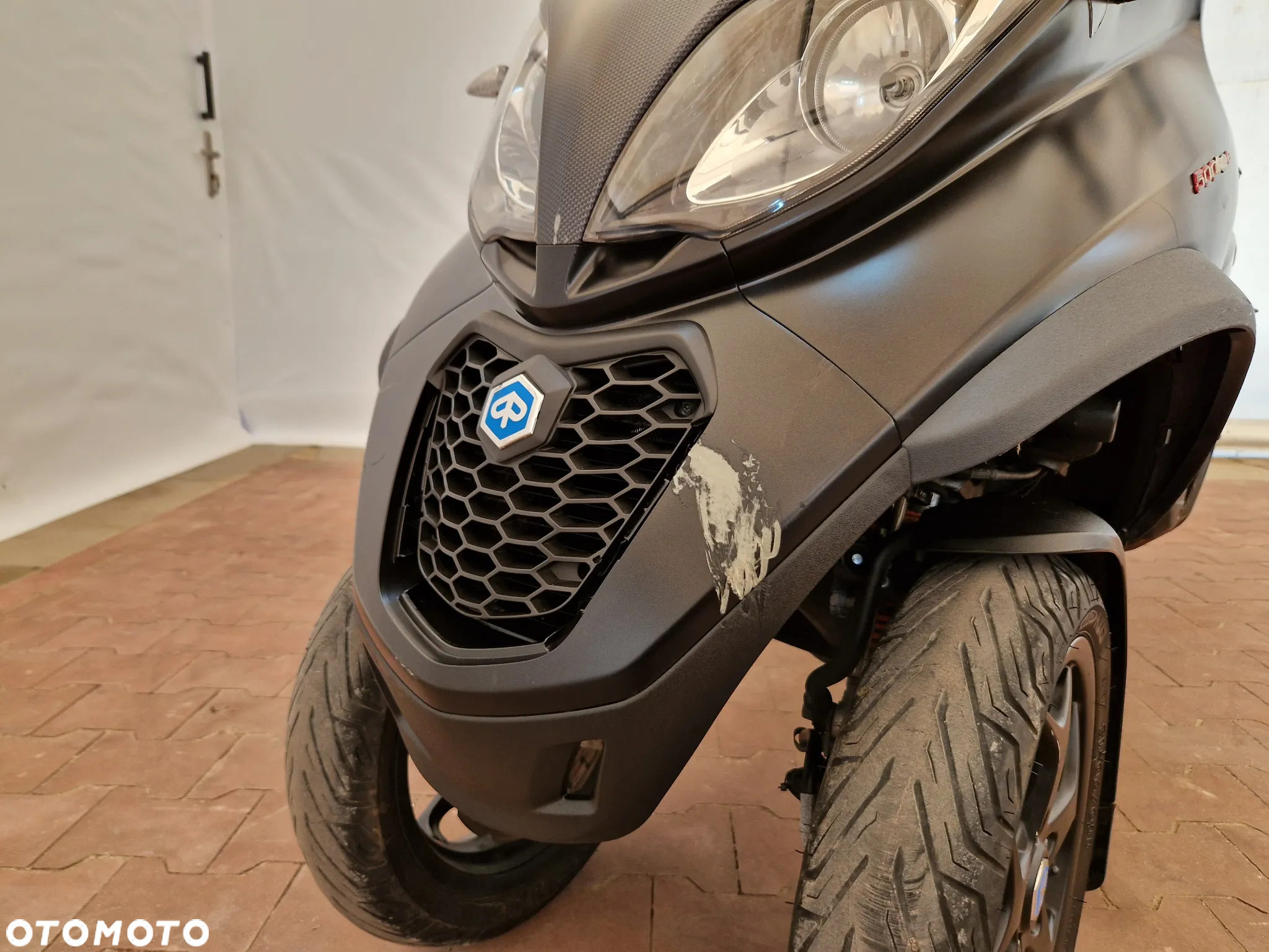 Piaggio MP-3 - 8