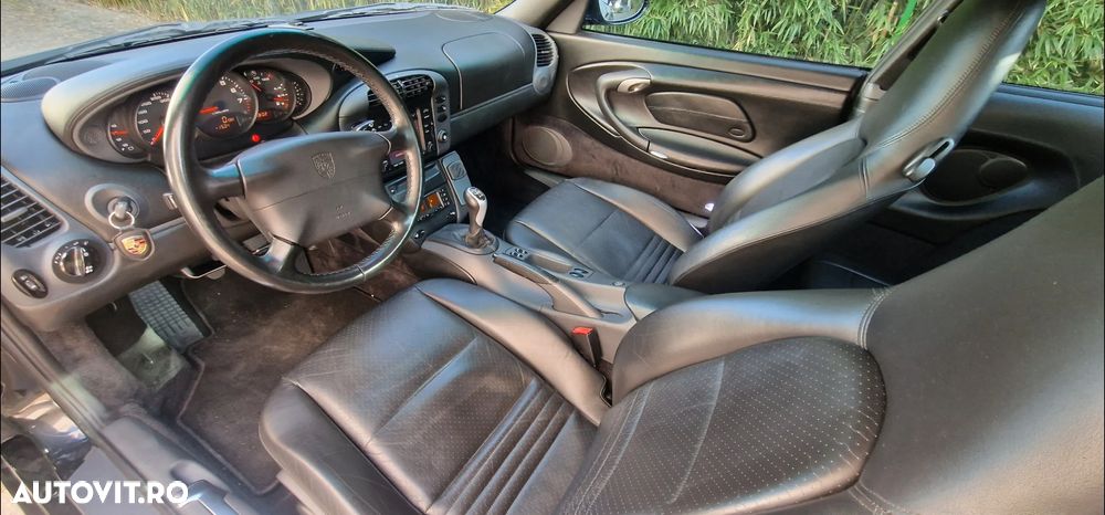 Porsche 911 Carrera - 10