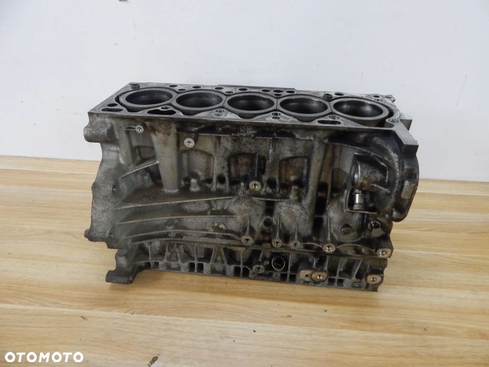 Blok silnika 2.4 D5 D5244T Volvo XC60 xc60 I s60 s80 v70 08-17 Łuków części - 1