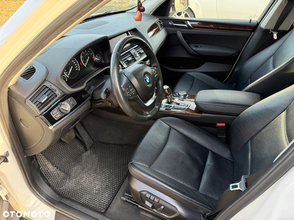 BMW X3 28i xDrive - 4