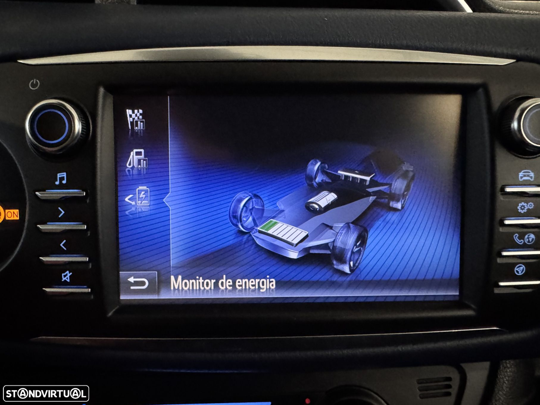 Toyota Yaris 1.5 HSD Exclusive+P.Luxury - 34