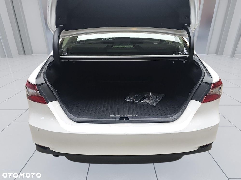 Toyota Camry 2.5 Hybrid Comfort CVT - 20