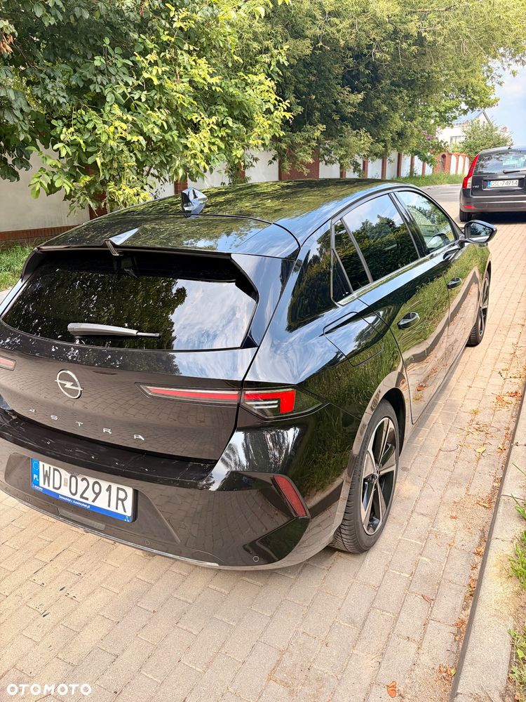 Opel Astra 1.2 T Elegance S&S - 3