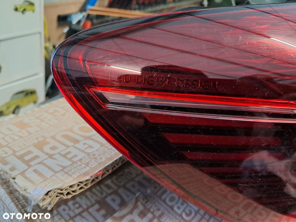 RENAULT CLIO V LAMPA LED LEWA TYŁ W BŁOTNIK 265551035R tylna - 2