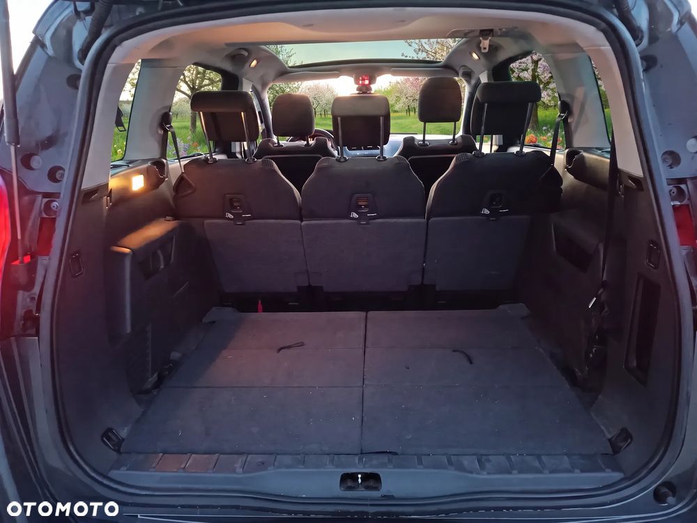 Peugeot 5008 - 8