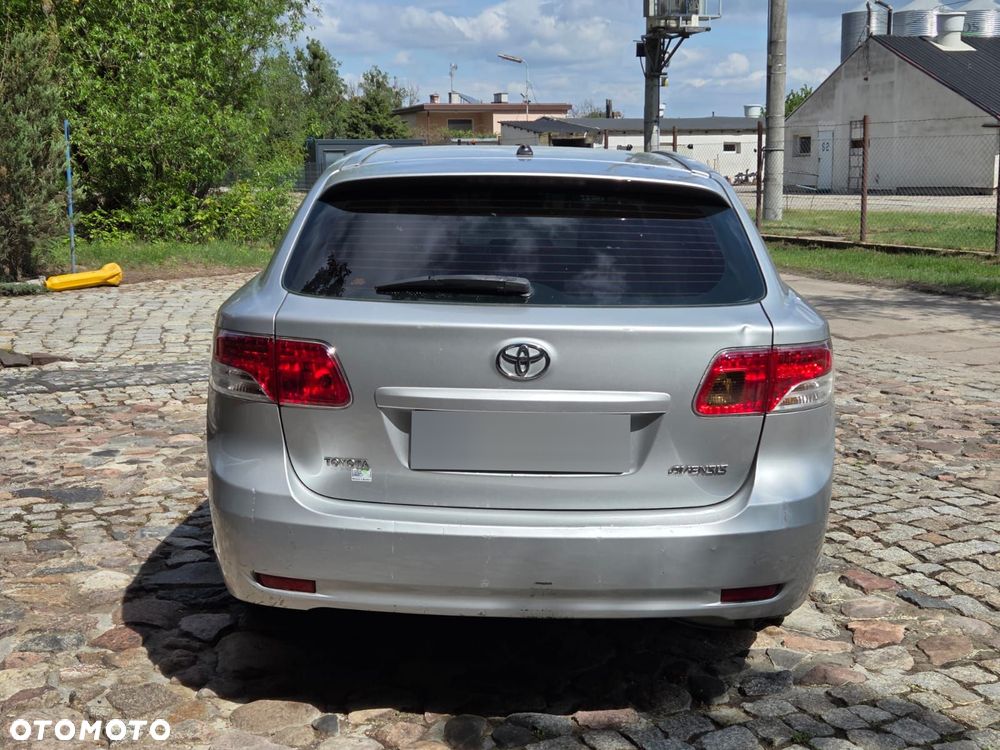 Toyota Avensis 1.8 Luna EU5 - 6