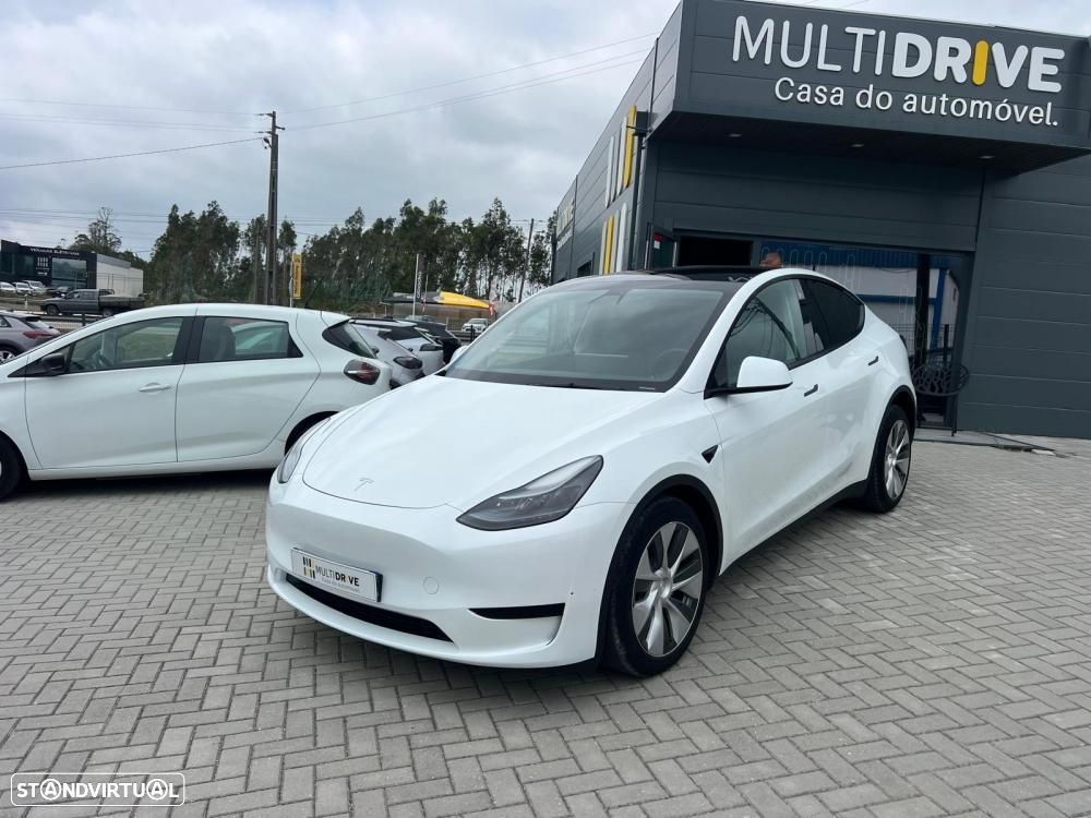 Tesla Model Y Standard RWD - 2
