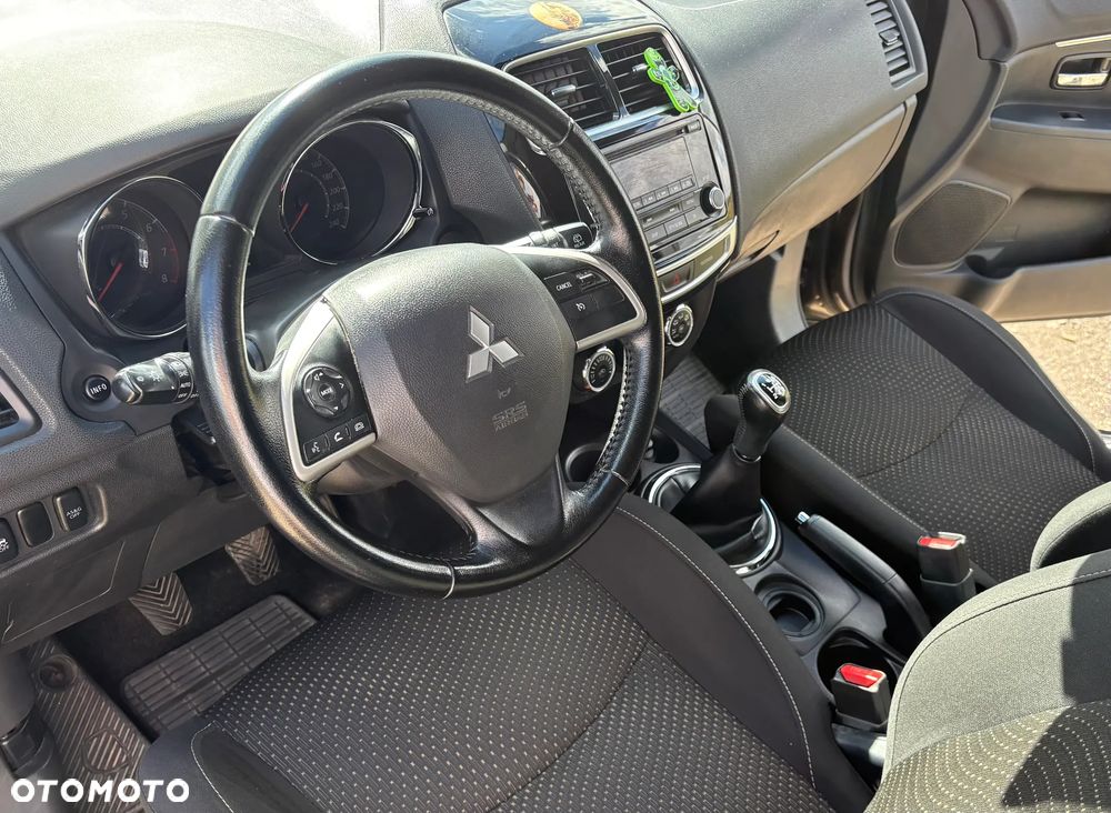 Mitsubishi ASX 1.6 Blue Sky Edition - 9