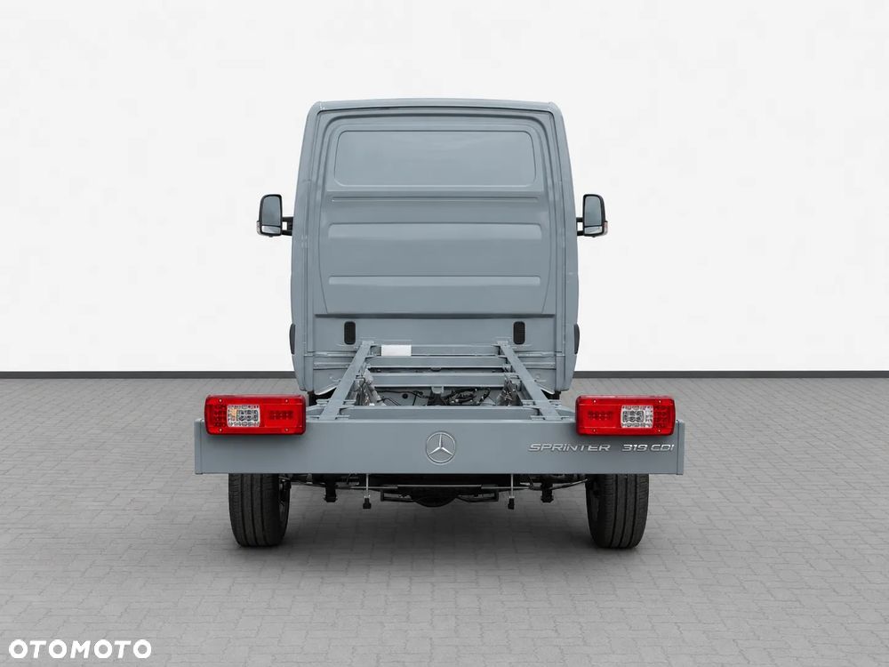 Mercedes-Benz Sprinter - 4