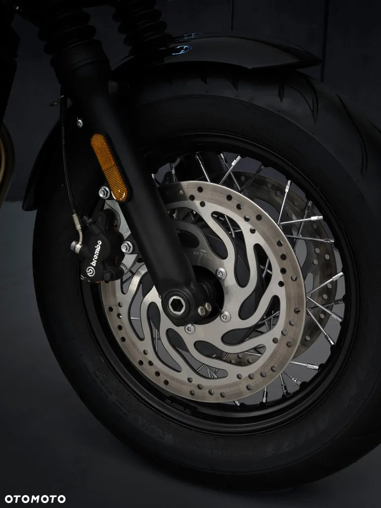 Triumph Bonneville Bobber - 9