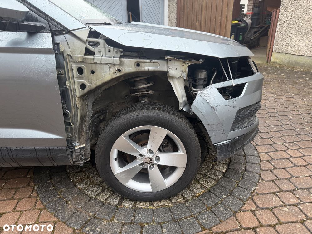 Skoda Karoq 1.5 TSI ACT GPF 4x2 Ambition - 6