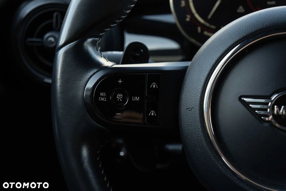MINI John Cooper Works - 25