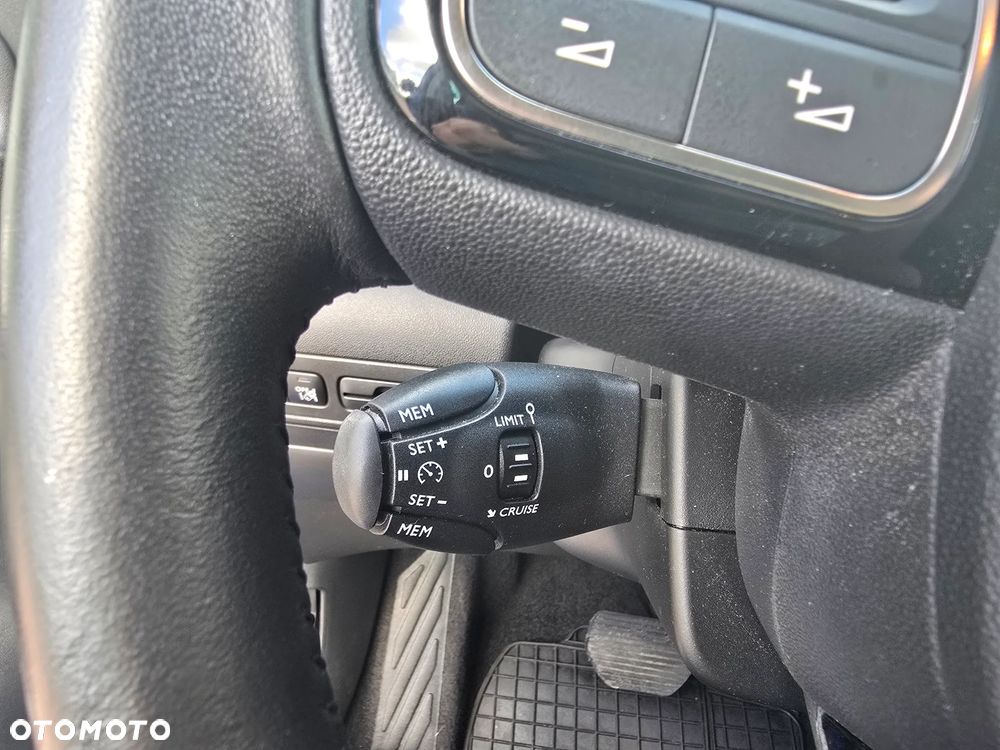 Citroën C3 Aircross 1.2 PureTech Plus S&S EAT6 - 19