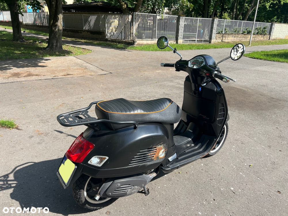Piaggio Vespa - 2