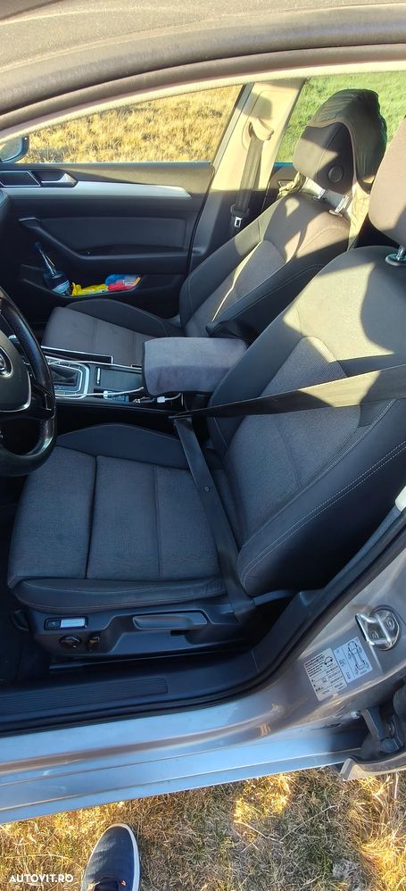 Volkswagen Passat - 8