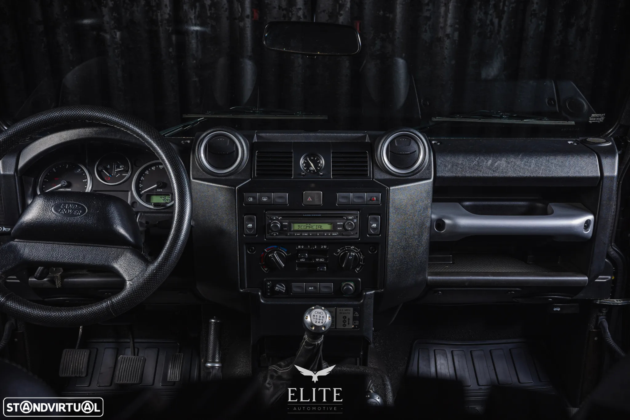Land Rover Defender 90 SW 2.2 CRD SE - 12