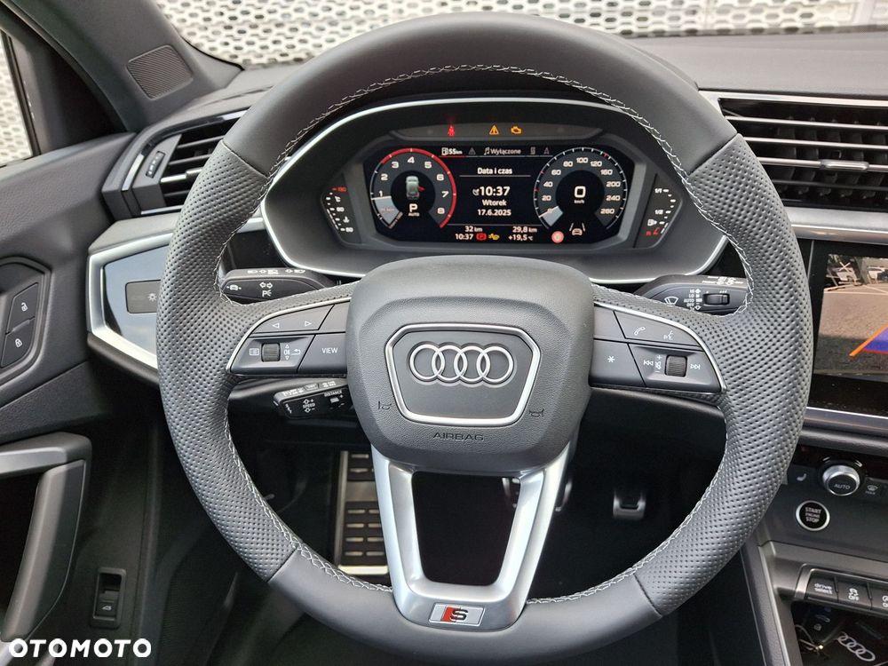 Audi Q3 - 21