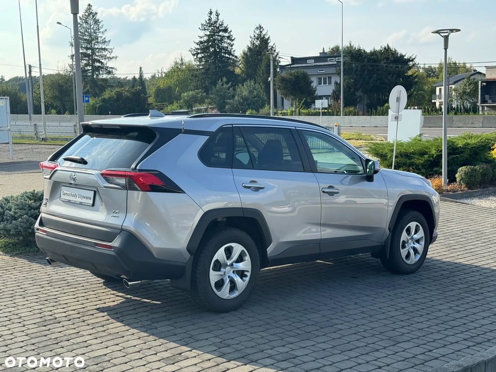 Toyota RAV4 - 8