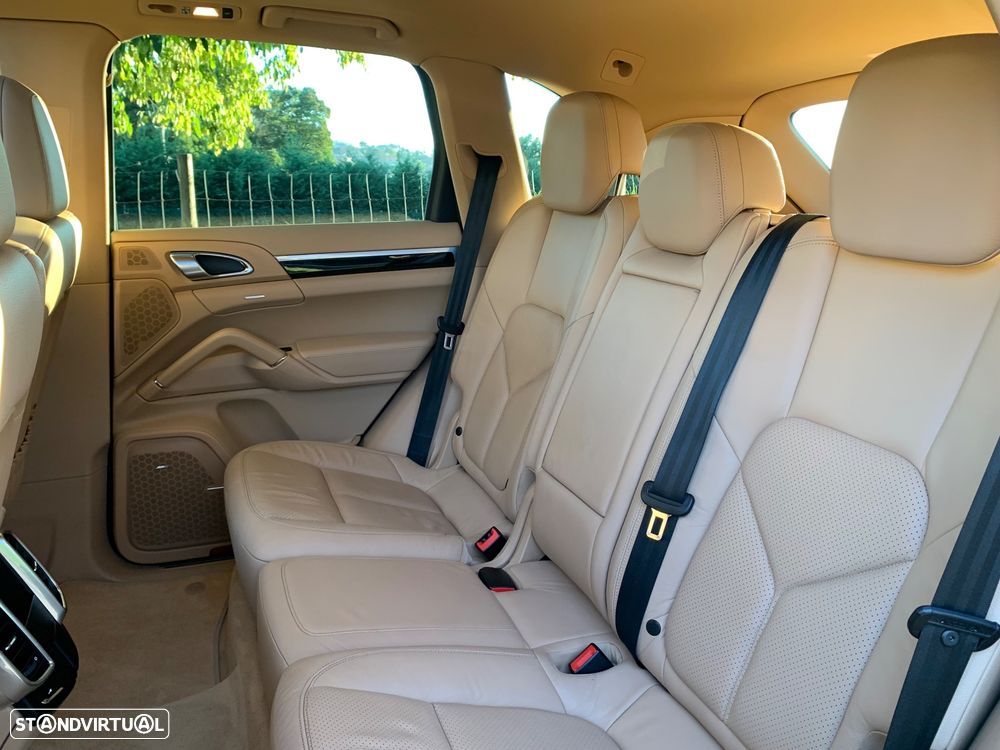 Porsche Cayenne - 33