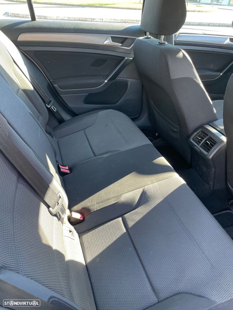 VW Golf 1.6 TDi BlueMotion Trendline - 11