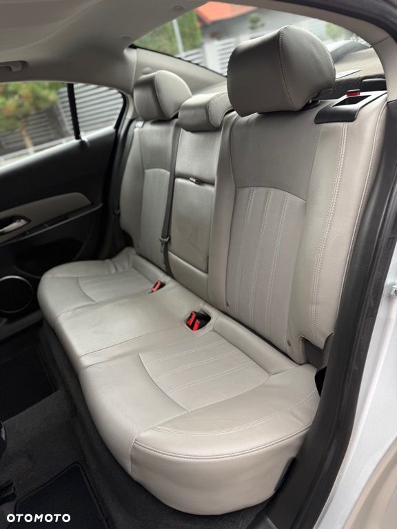 Chevrolet Cruze 1.8 LTZ+ - 8