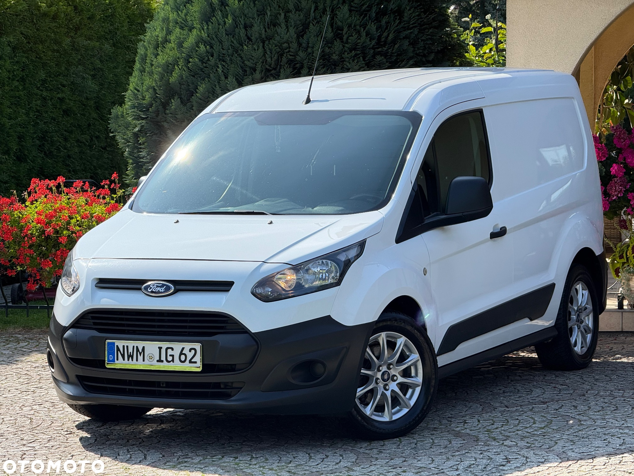Ford Transit Connect klimatyzacja webasto hak piękny - 2