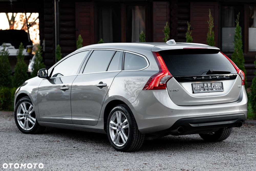 Volvo V60 T5 Momentum - 9