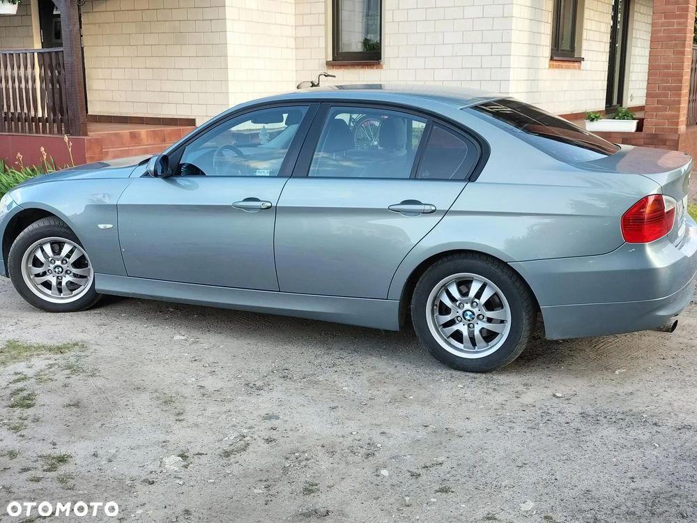 BMW Seria 3 320i - 9