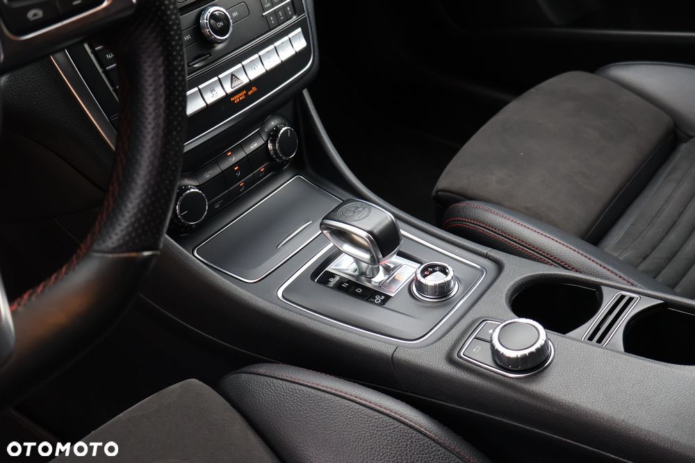 Mercedes-Benz CLA AMG 45 4-Matic - 17