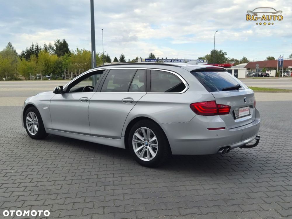 BMW Seria 5 525d xDrive Luxury Line - 7