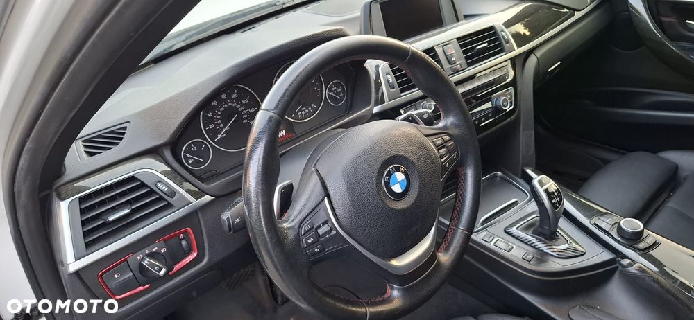 BMW Seria 3 330i Sport Line - 9