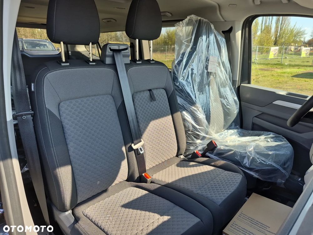 Volkswagen Caravelle - 10