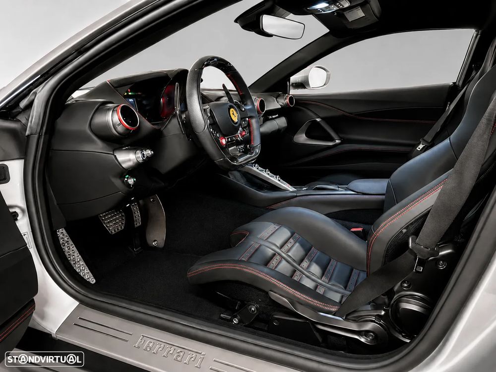 Ferrari 812 Superfast - 5