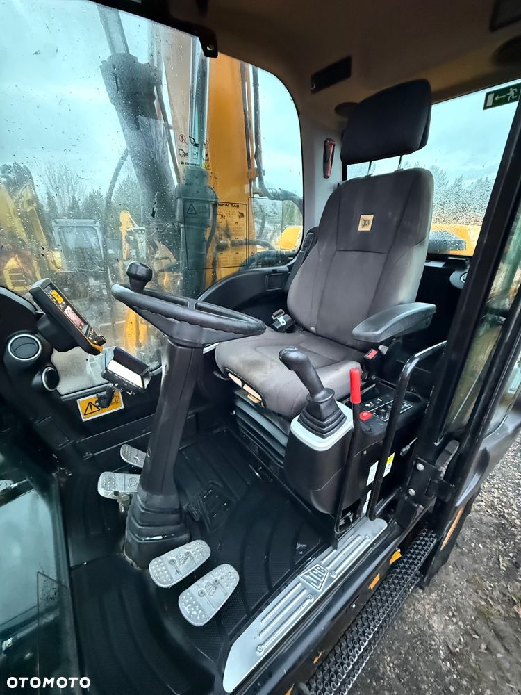 JCB - 11