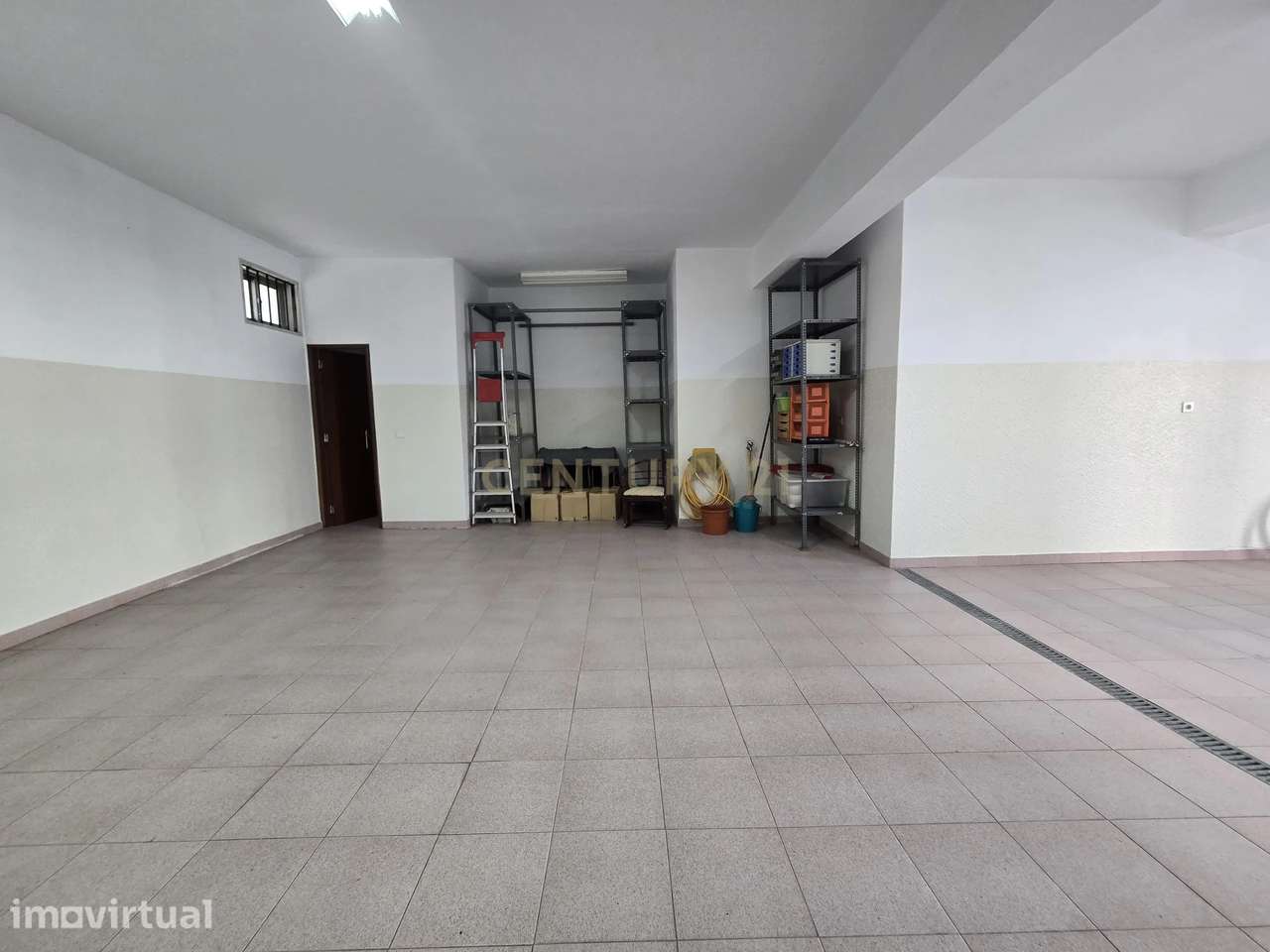 Garagem com 90m2 no centro de Almada - Grande imagem: 3/12